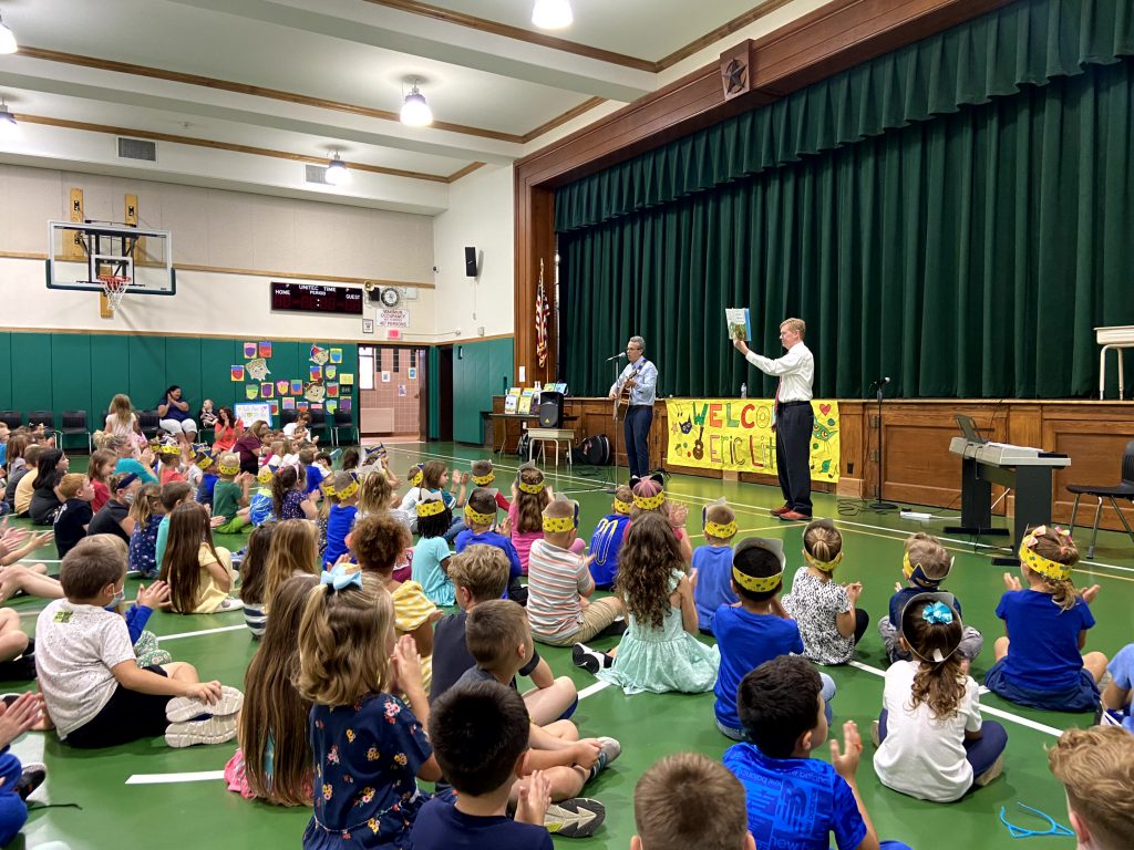 "Pete the Cat" author Eric Litwin visits and performs for Weedsport Elementary