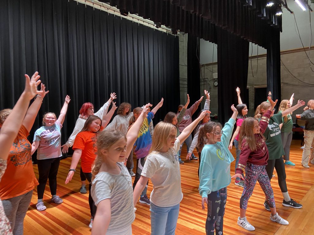 Students rehearse the 2022 middle school musical, Rudloph the Red-Nosed Reindeer