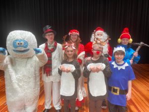 Students rehearse the 2022 middle school musical, Rudloph the Red-Nosed Reindeer, Jr.